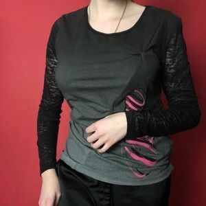 Lace long sleeve with graphic pink print  💕🖤​​​​​​​​​​​​​​​​​​​​​​